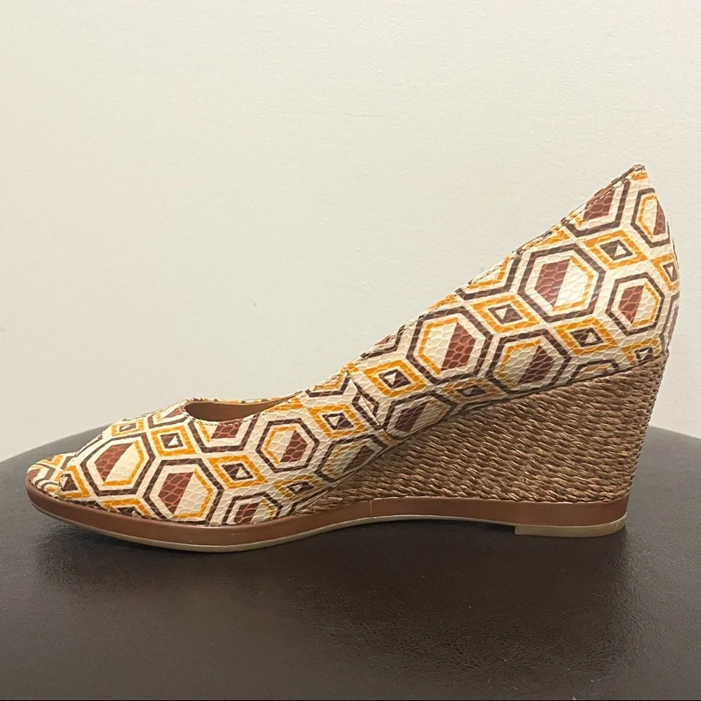 Naturalizer Vanilla Narlene Open Toe Wedge Heels NIB 8N 8 Narrow Cream Brown